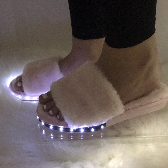 Forever Shoes - Fur Slippers With Lights